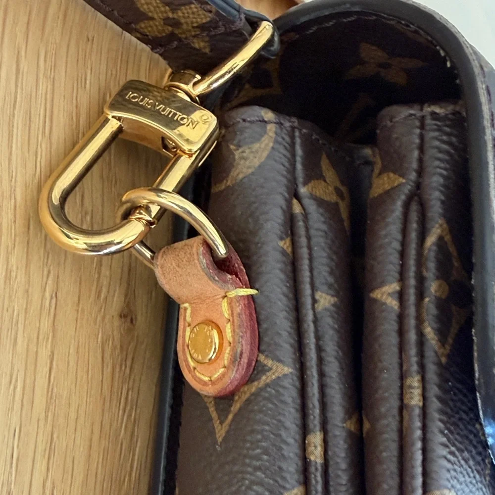AUTHENTIC Louis Vuitton Pochette Métis MM